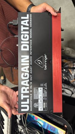 Behringer Ultragain Digital ADA8200