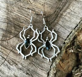 Spider Earings With Black Stud