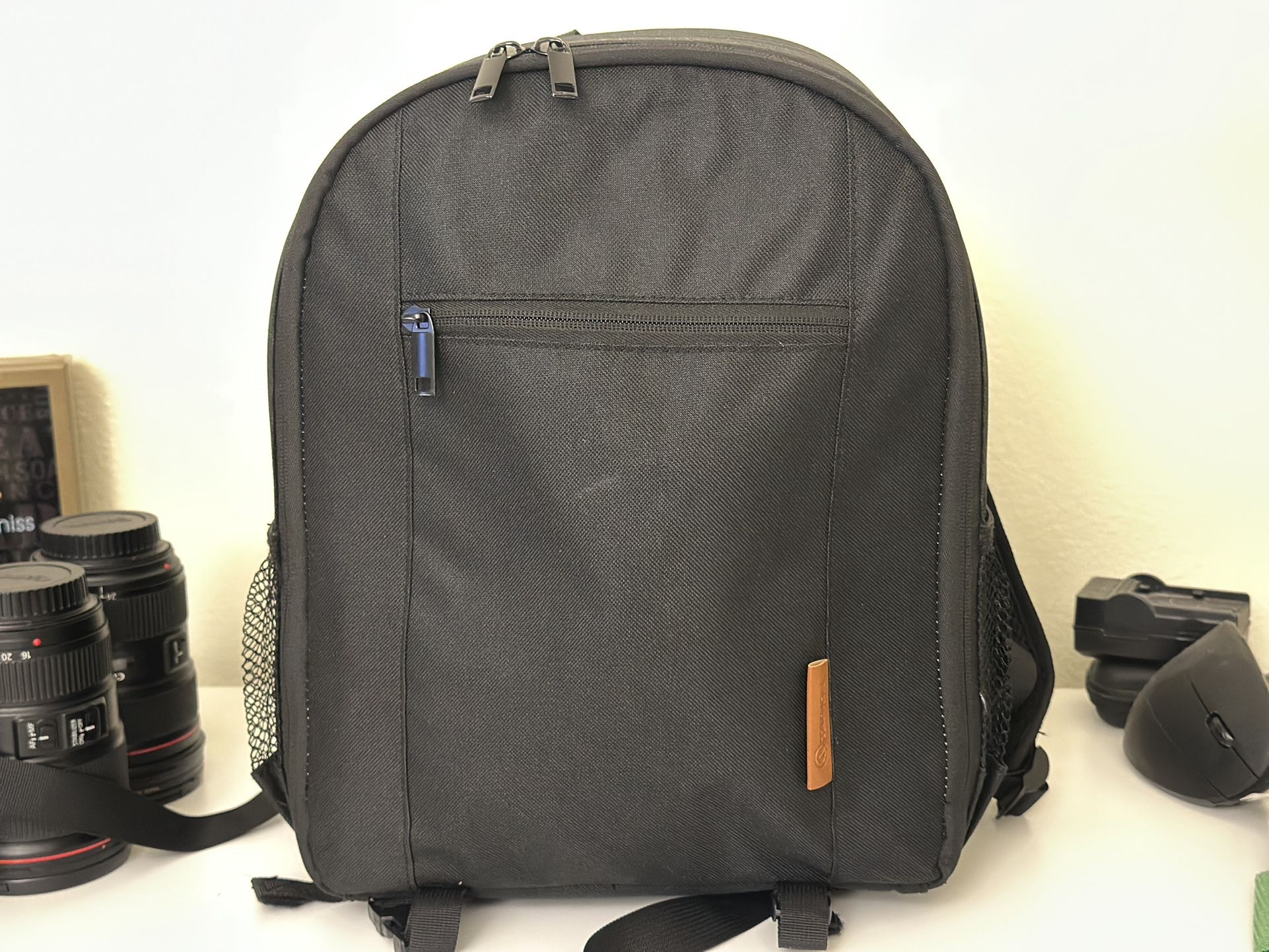 Tarion TB-M Camera Backpack