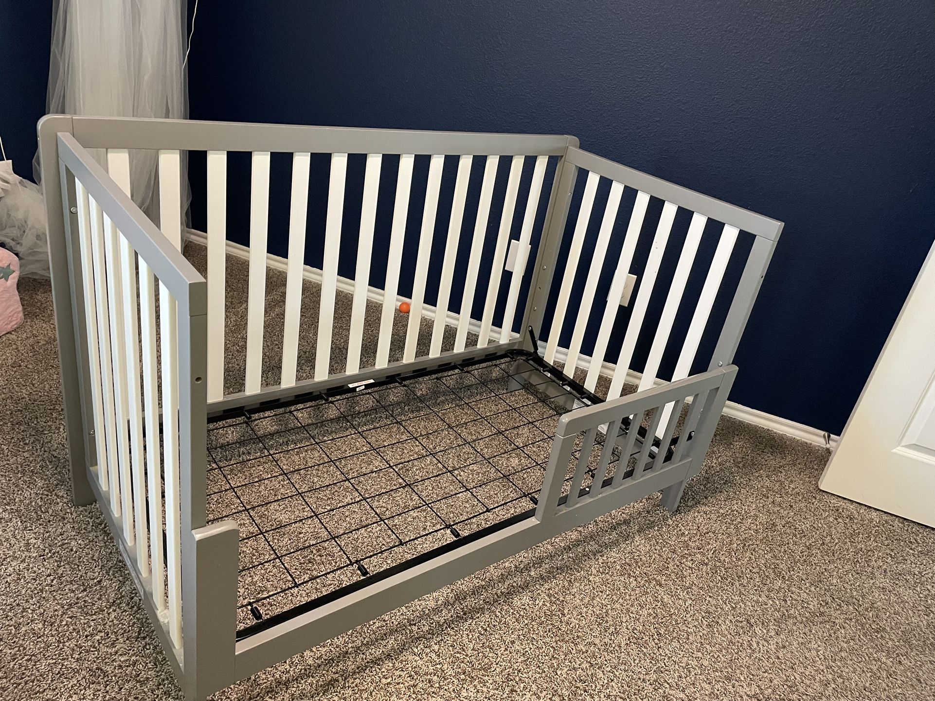 Baby Crib & Changing table
