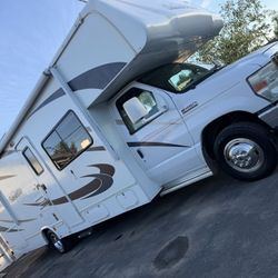 2009 Ford E-450 super duty Sunseeker 28’