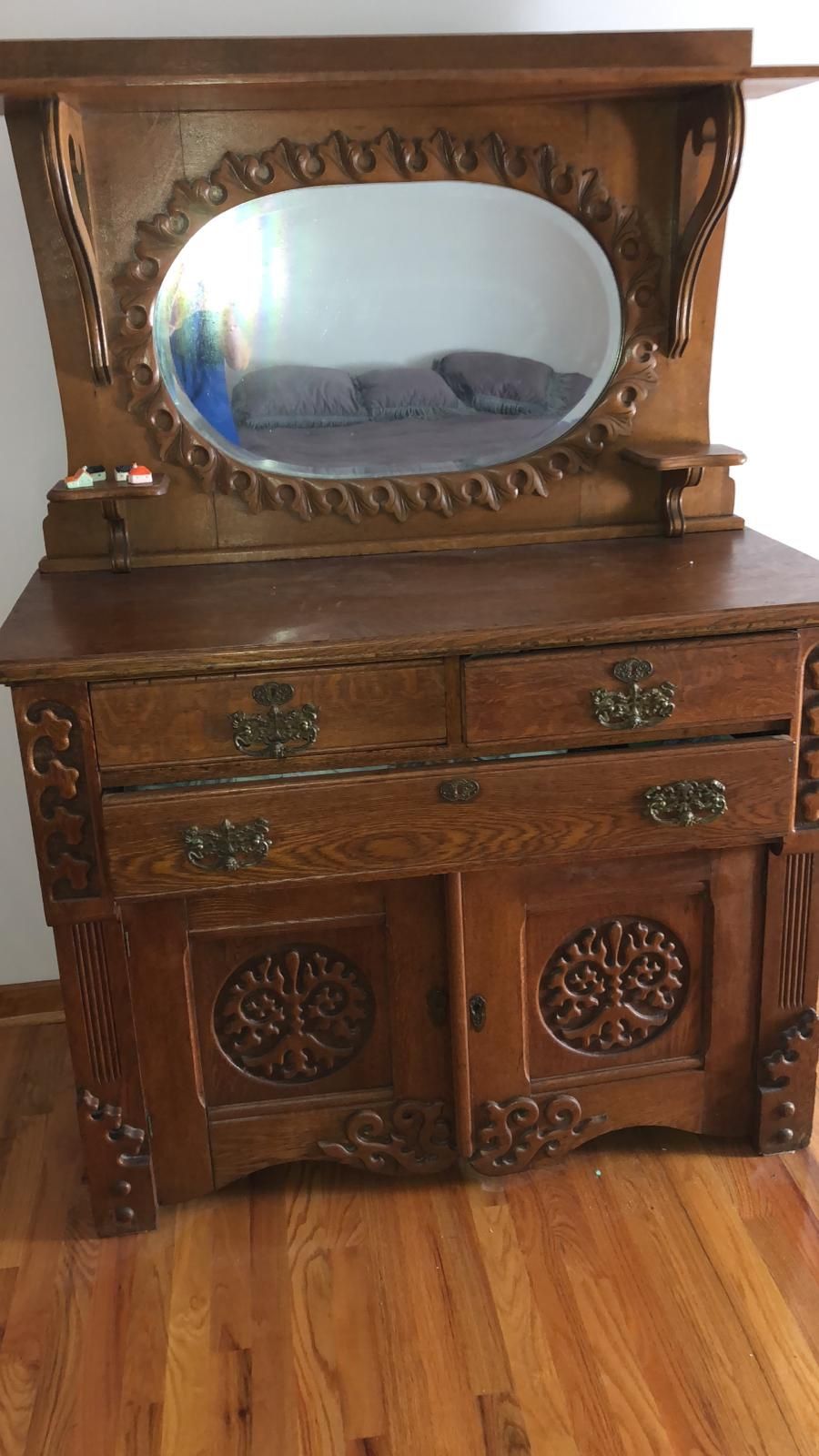Dresser