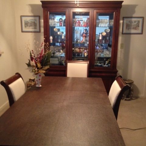 Dining Room Table Chairs And Hutch