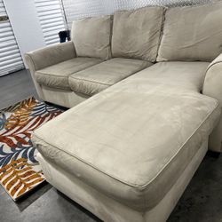 CREAM SECTIONAL COUCH W/ FREE DELIVERY 