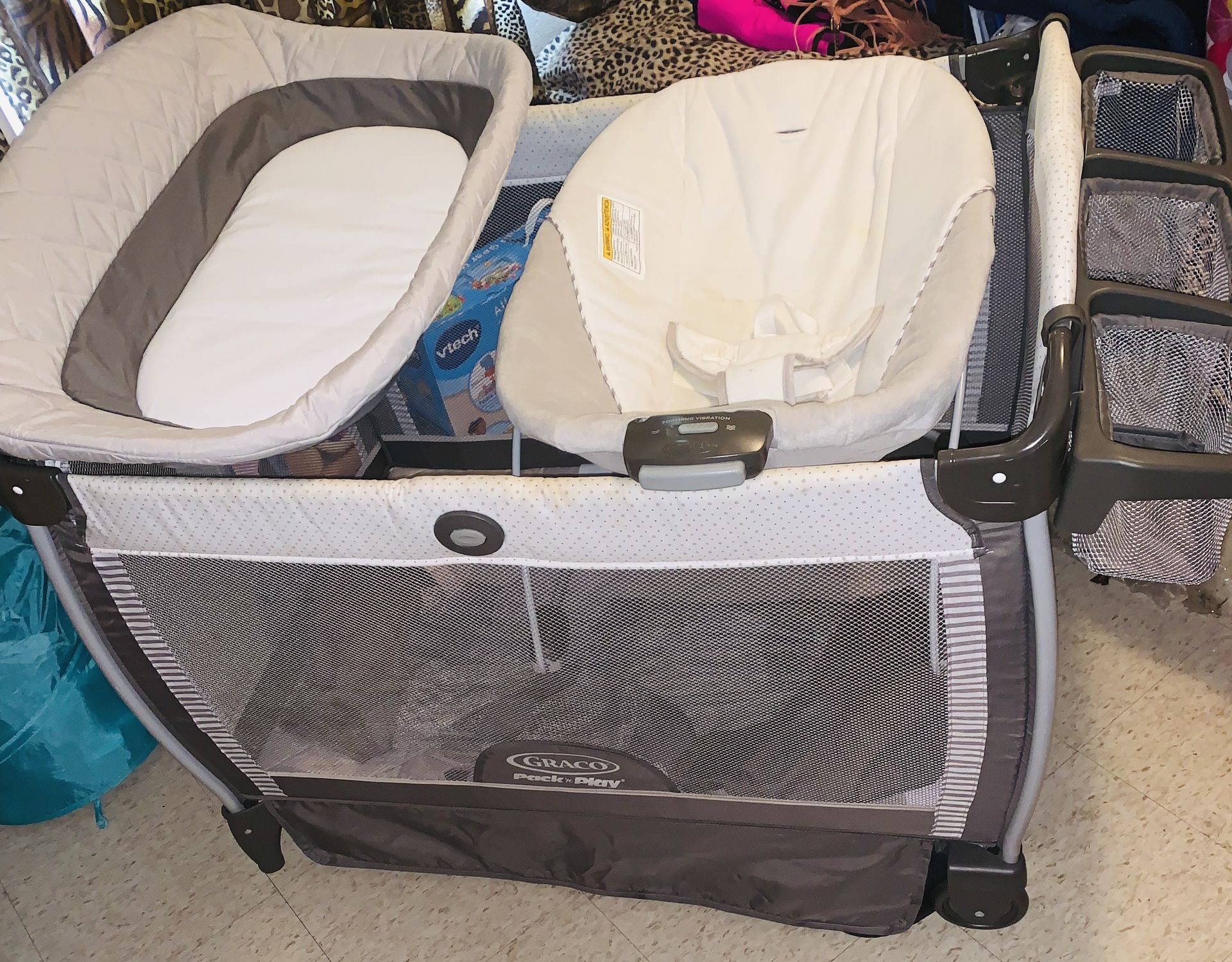 GRACO PLAY YARD