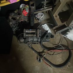 Winch Heavy Duty,( With Hitch Attachment)