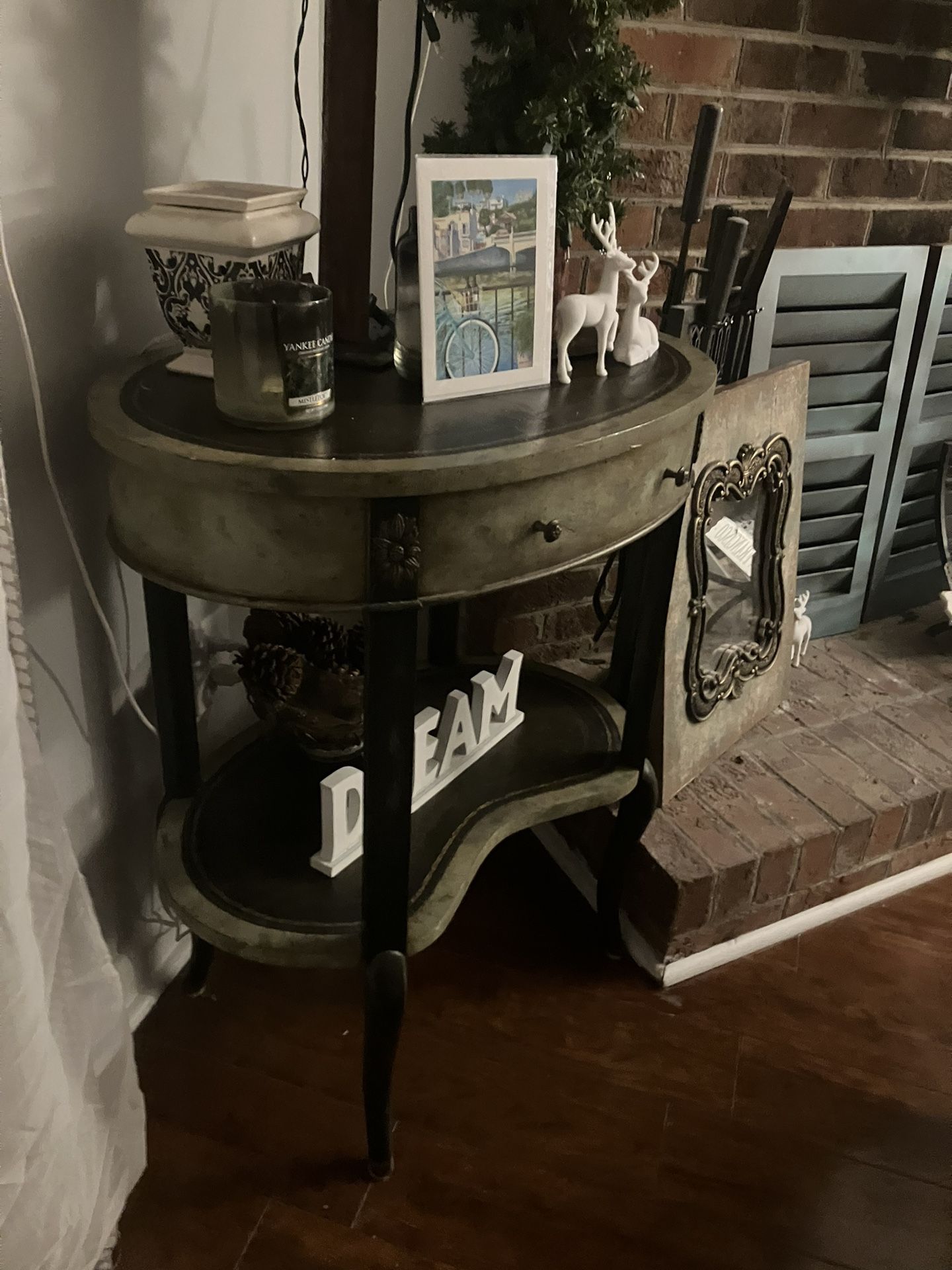 Exquisite Antique Green Table
