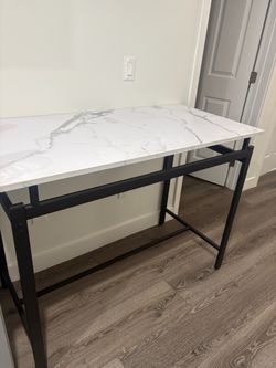 Marble dining table with 4 stools
