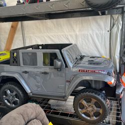 Jeep 12V Jeep Gladiator Rubicon Battery Powered Ride-on, 2-Seater, Gray, Child Ages 3-8, Max Speed 5 mph