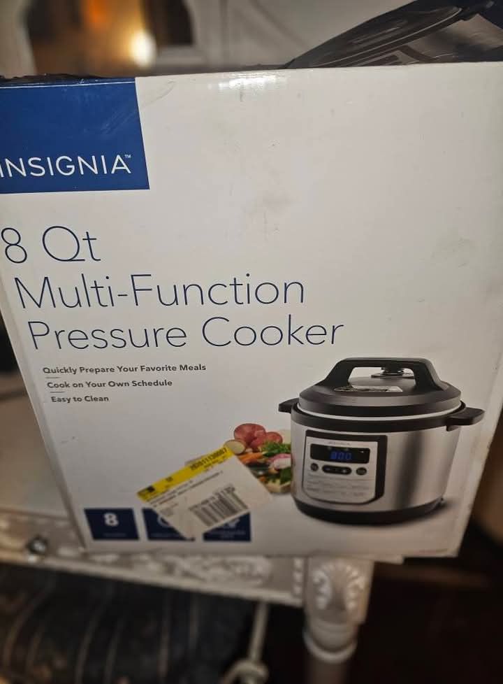 Price Is Firm... New.. 8 Quart Multifunction Pressure Cooker