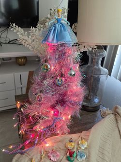 vintage Gemmy Disney Princess Holiday Tree Set + 8 Miniature Disney Princess Ornaments.