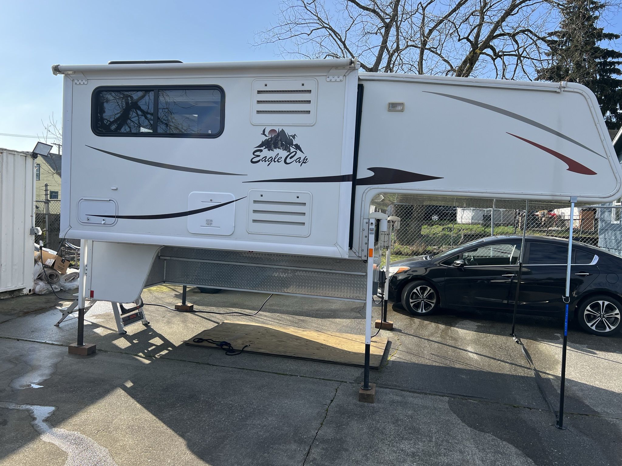 2011Eagle Cap Camper