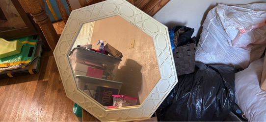 Wall mirror
