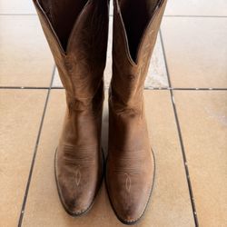 Wmns Ariat Boots Size 9