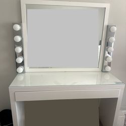 Dressing Table + Mirror And  Spot Lights