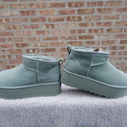 Ugg Classic Ultra Mini Platform Boots US Size 10 Green 