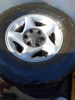 Llantas y rines de Toyota Tacoma 99