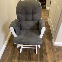 Clean Rocking Chair 
