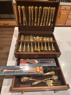 Wm. Rogers Goldtone Flatware Set with Wooden Chest – Missing 3 Dinner Forks