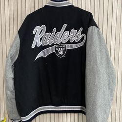 Raiders Team NFL Varsity Jacket Vintage Retro Football Size Large Men’s  Logo Athletic 