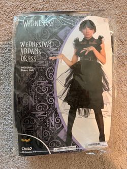 Wednesday Addams Halloween costume Child size small 4-6 with wig