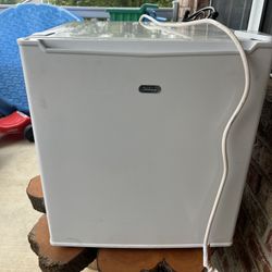 Mini Fridge 