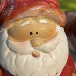 Well-made, ceramic Santa Claus, Christmas salt and pepper shakers