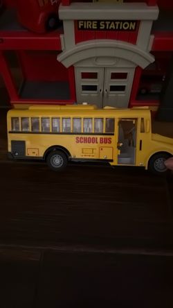 schools bus light and sounds  drives