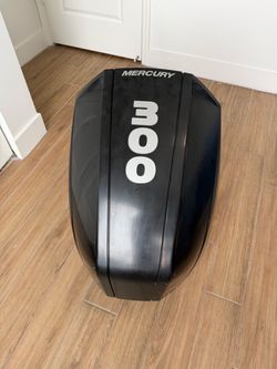 Mercury 300 Outboard Motor Engine Cover