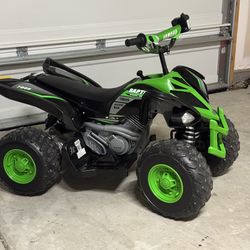 12 volt 700R  raptor ATV, green and black