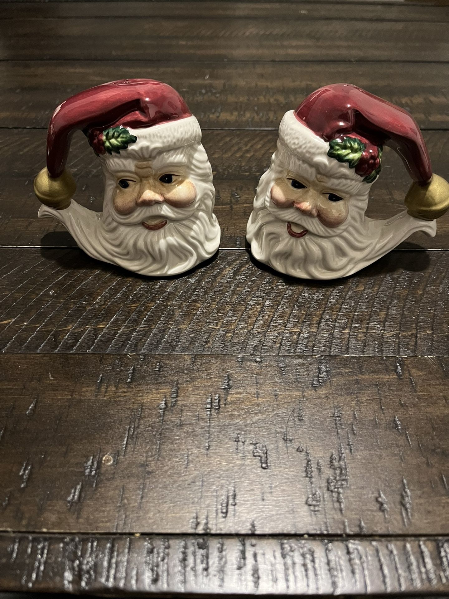 Christmas Santa Salt and Pepper Shakers By Fitz And Floyd 97-08