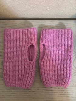 Pink mittens