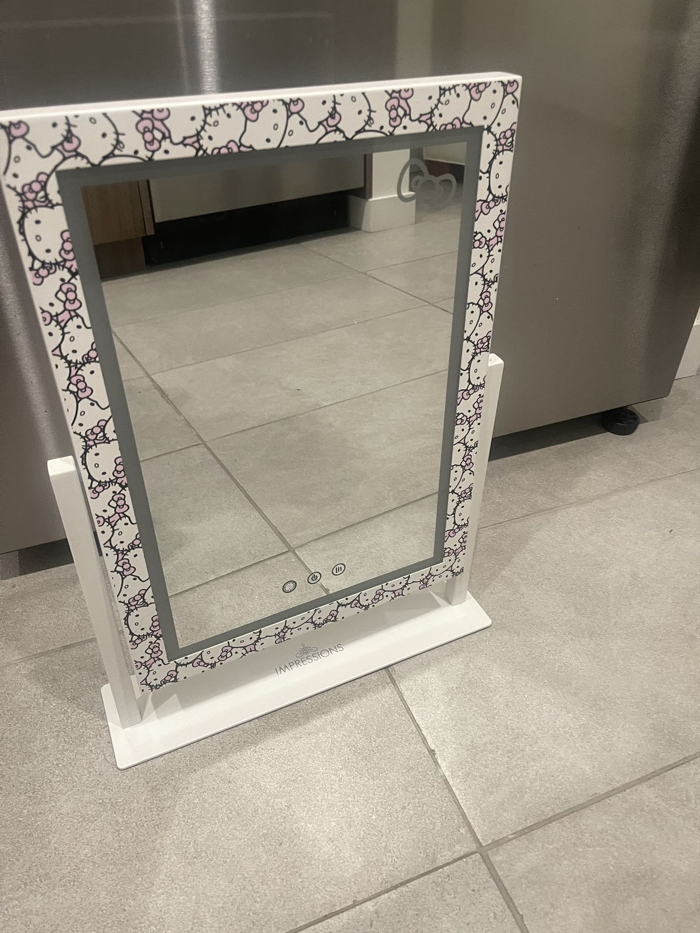 Hello Kitty Impressions Makeup Mirror