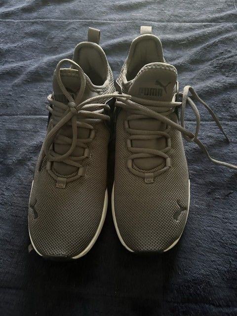 Men's Puma Size 9