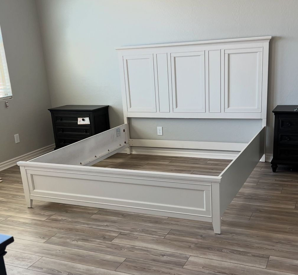 King Bed Frame - Solid wood