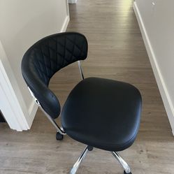  Office Chair /adjustable/swivel