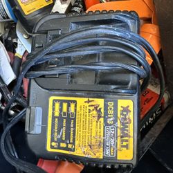 Cargador Dewalt 