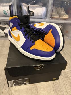 SZ 11 BRAND NEW DS JORDAN 1 MID LAKERS  STEAL!!