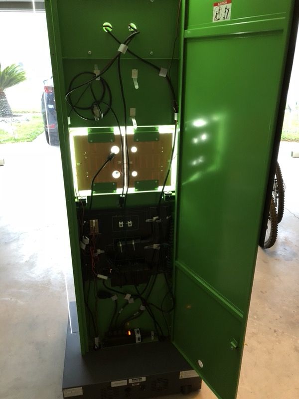 Xbox One Kiosk w/ Key for Sale in Orlando, FL OfferUp