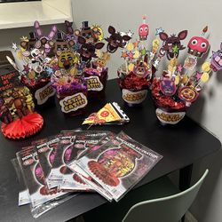 FNAF (Five Nights at Freddy’s) (USED) Party Decorations $40 Dlls