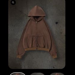 Ditch clothing, high quality, worn only once to try size