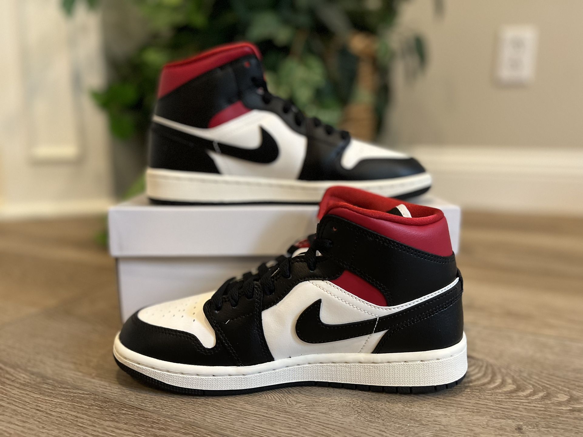 Nike Air Jordan Mid Gym Red Panda Shoes Womens Size