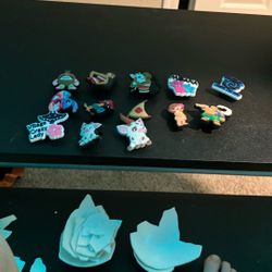 13 Moana Croc Charms