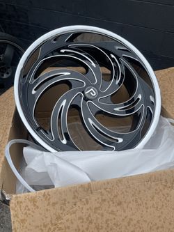 26” Wheels New In Box $1200 6 Or 5 Lug