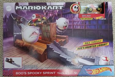 Hot Wheels Mario Kart Boo's Spooky Sprint Track Set NIB