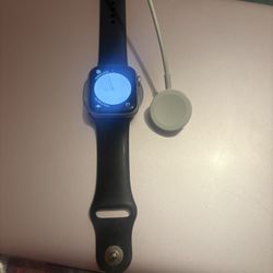 Apple Watch SE New With Charger 
