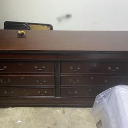 Dresser And Mirror Set