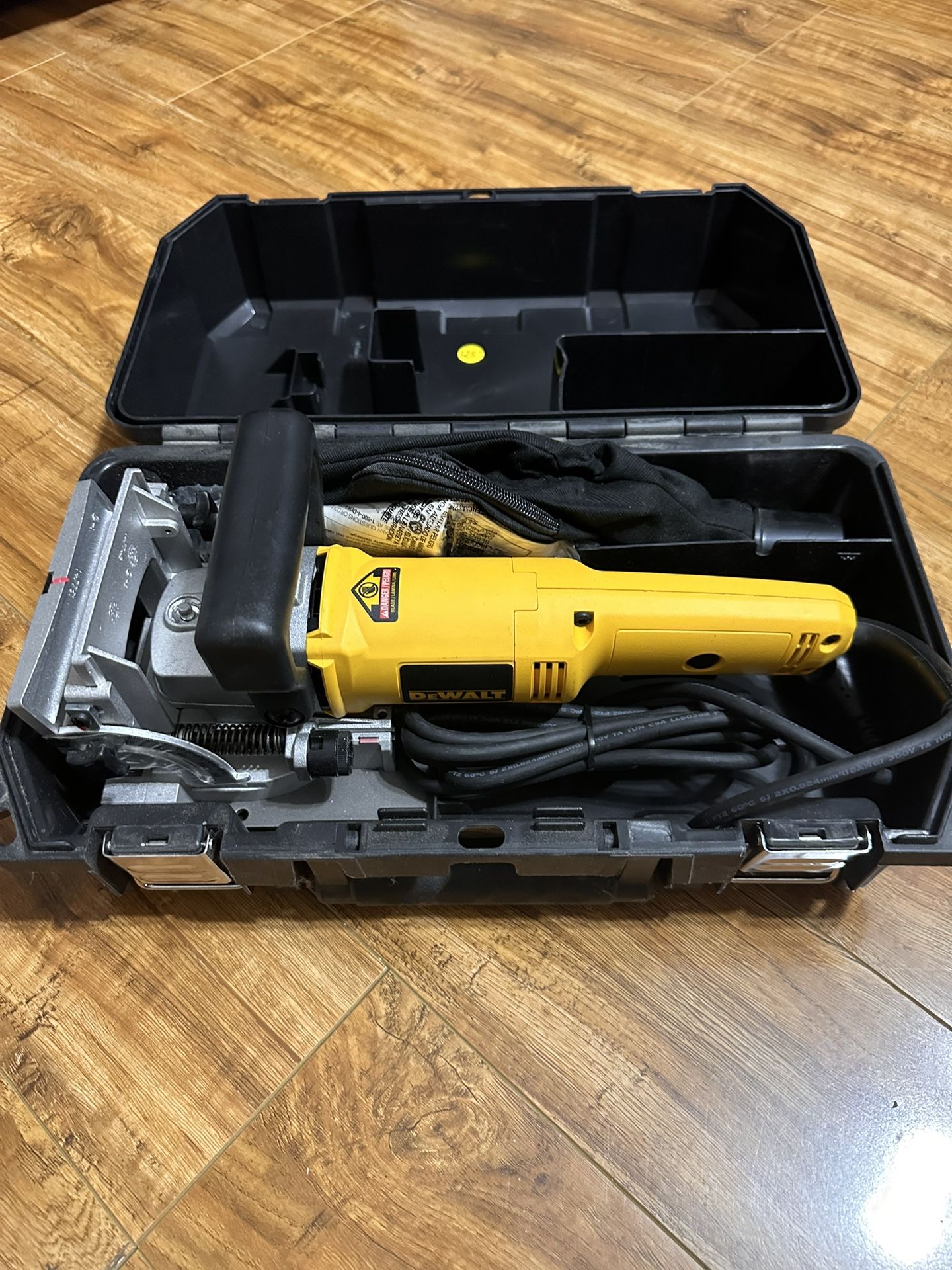 Dewalt Biscuits Joiner