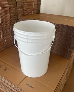 Bucket 18L // 5 Gallons