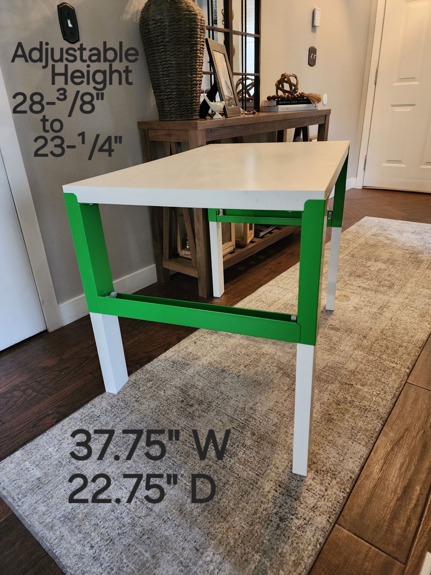 Adjustable desk